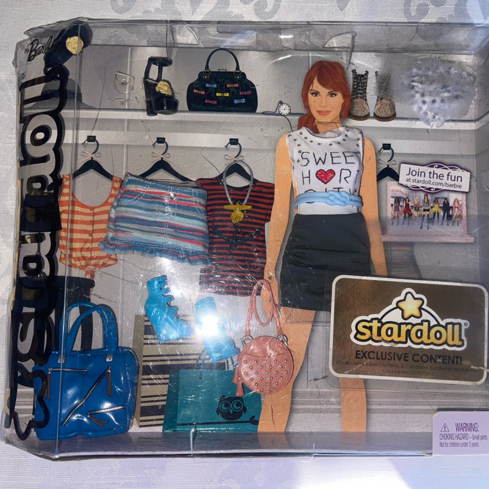 Mattel Stardoll Barbie Fashion Set Clothing and Accessories New in Box